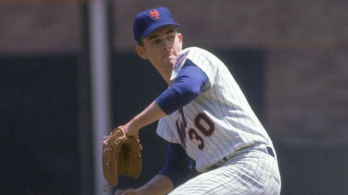 Nolan Ryan - tượng đài bất tử của những tay ném bóng chày