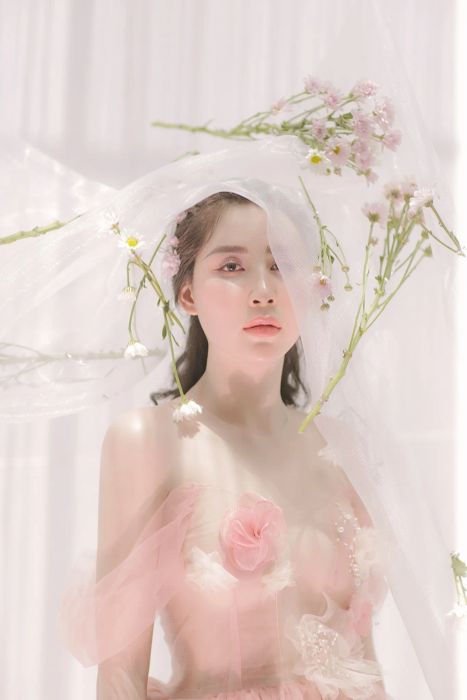 Hình ảnh 1: Phong cách make up tự nhiên của Thương Lee