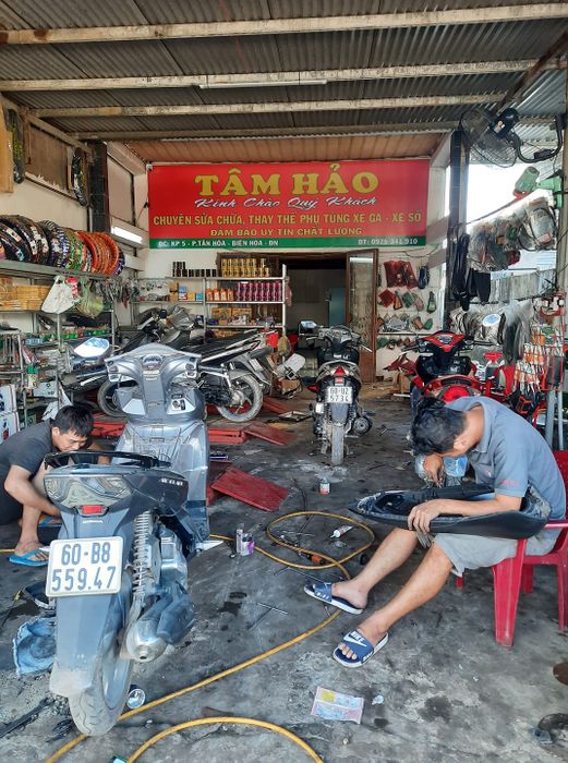 Hình ảnh thực tế khu vực sửa chữa chuyên nghiệp tại Sửa Xe Tâm Hảo