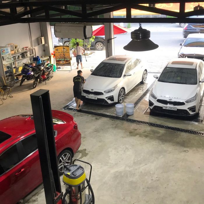 Hình ảnh thực tế quy trình chăm sóc xe tại Nam Tiến Auto Detailing