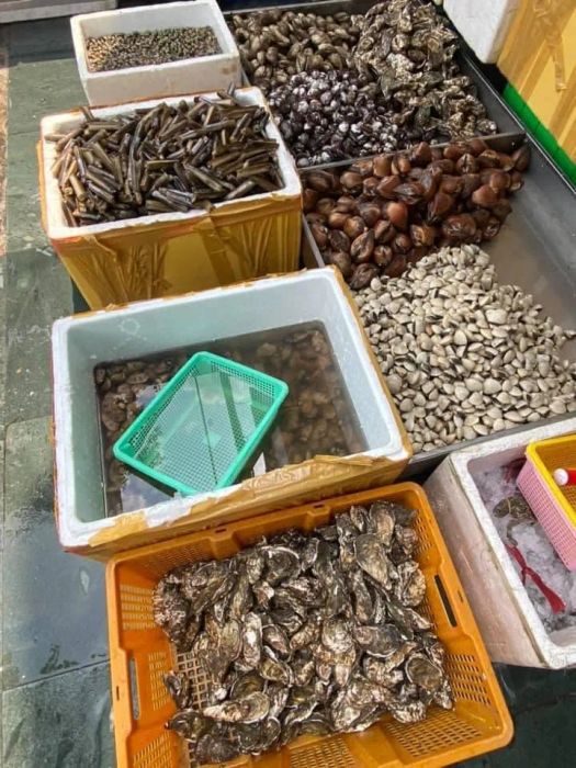 Không gian trưng bày đa dạng tại Vựa Hải Sản Tươi Sống Tài Cua