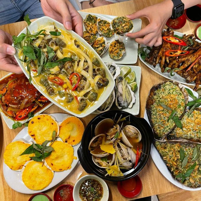 Hình ảnh không gian ấn tượng và món ngon tại Ốc Nàng Hai