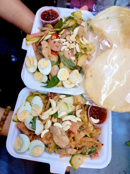 Hình ảnh đặc sản tré trộn đầy màu sắc tại Trúc Phương