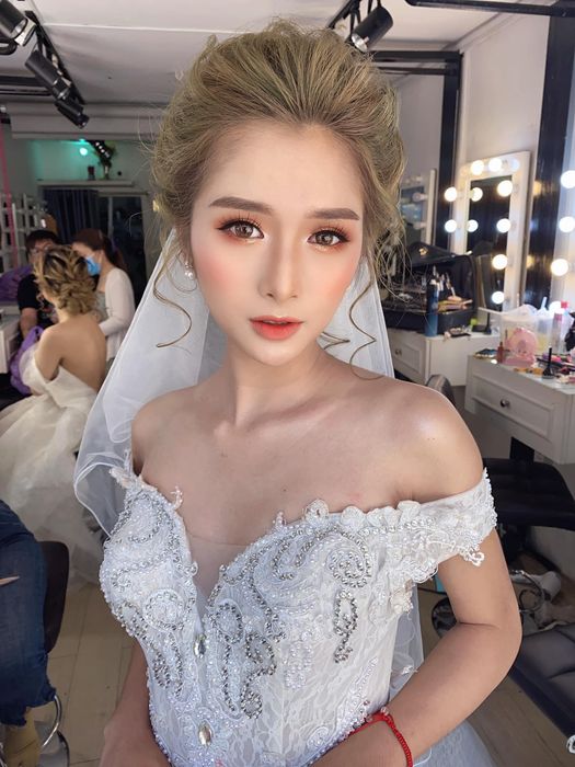 Bộ sưu tập váy cưới và trang điểm nghệ thuật tại Áo Cưới Xuân Hoa