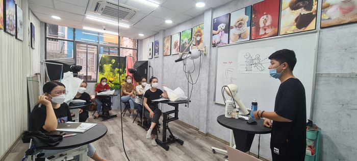Hình ảnh không gian đào tạo chuyên nghiệp tại Dejay's Grooming