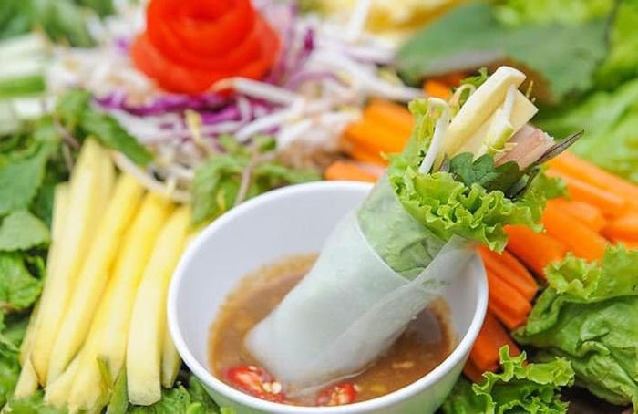 Bánh tráng cuốn thịt heo đặc biệt Vân Béo - Phiên bản hải sản thượng hạng