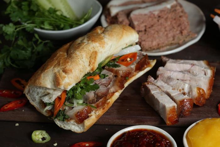 Lycuti - Bánh Mì Heo Quay Hình Ảnh 2