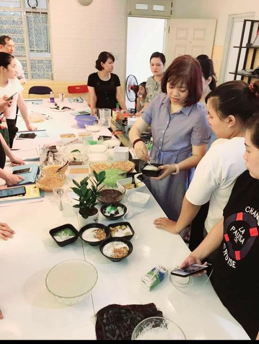 Hình ảnh lớp học nấu chè Cô Xẩm