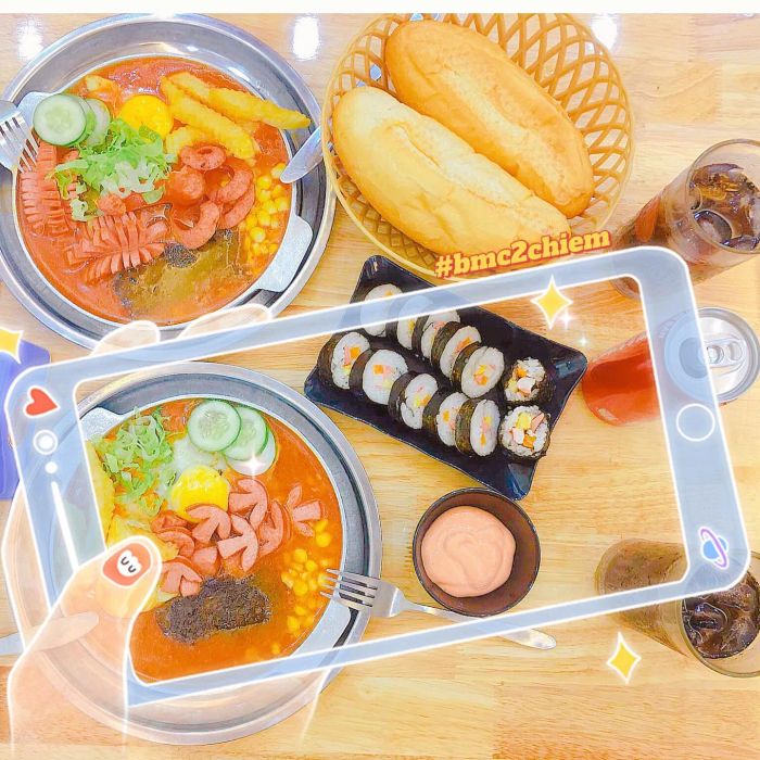 Hình ảnh bánh mì chảo thơm ngon, bắt mắt tại quán 2 Chị Em