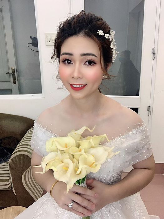 Khoảnh khắc tỏa sáng của cô dâu qua nét cọ điêu luyện từ Kelly Ho