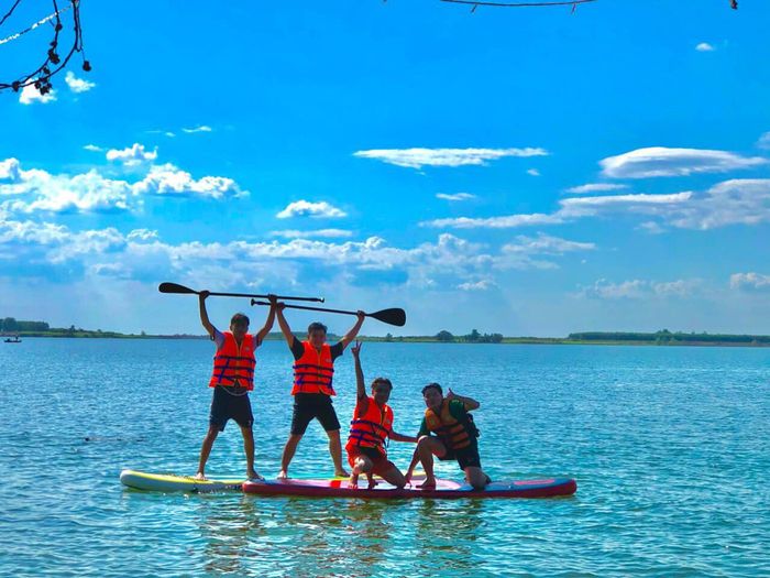 Khoảnh khắc lãng mạn tại Tins Tins Camping