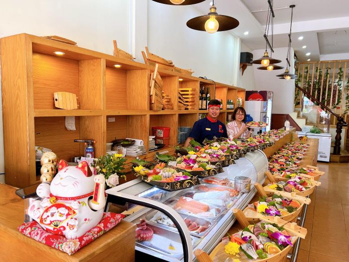 Không gian ấm cúng tại Asahi Sushi Bà Rịa