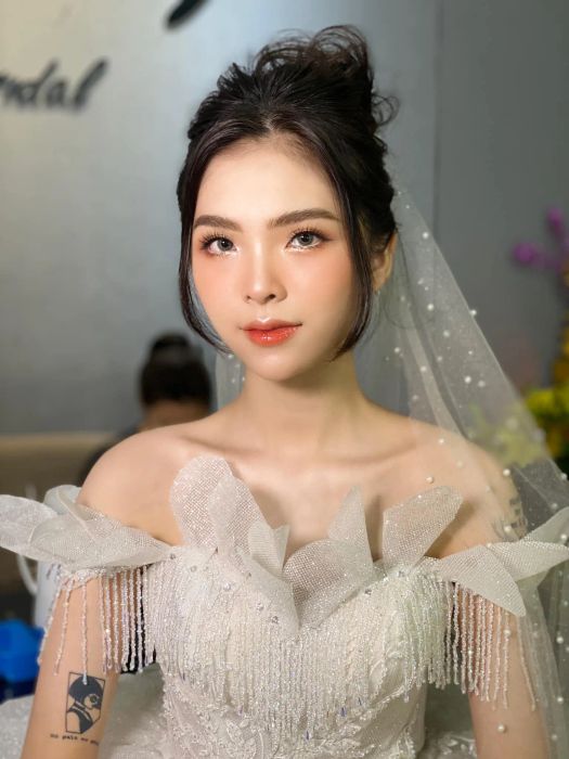 Hình ảnh 1: Phong cách trang điểm hiện đại