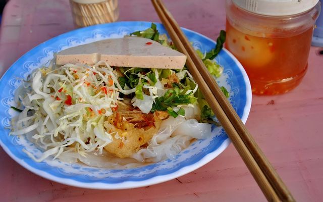 Bánh Ướt Hoàng Trúc - Nghệ thuật trình bày ẩm thực đường phố