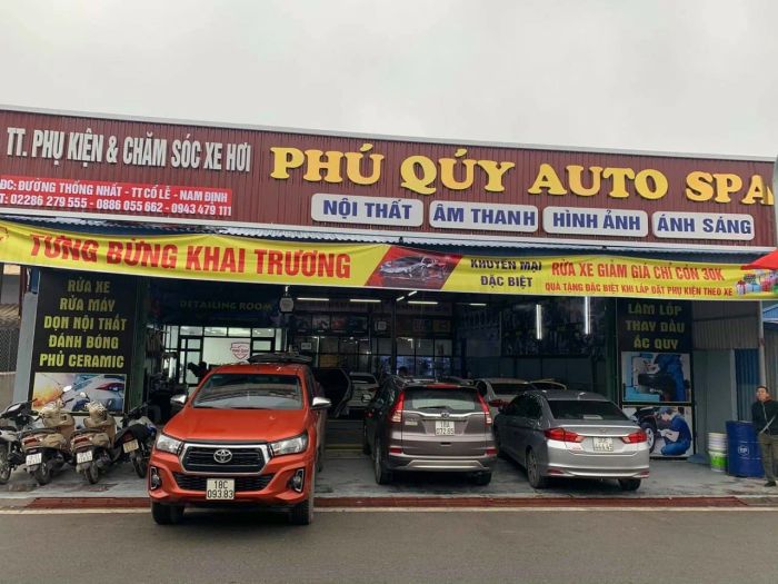 Hình ảnh không gian sang trọng tại Phú Quý Auto Spa