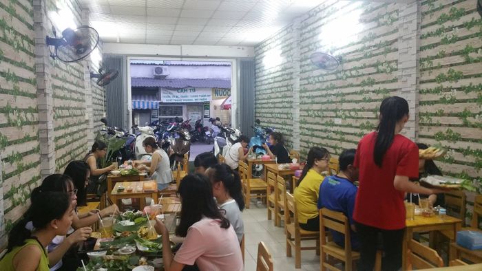 Hình ảnh 2 - Bún Đậu Bảo Ngọc: Nghệ thuật trình bày mẹt lá chuối truyền thống