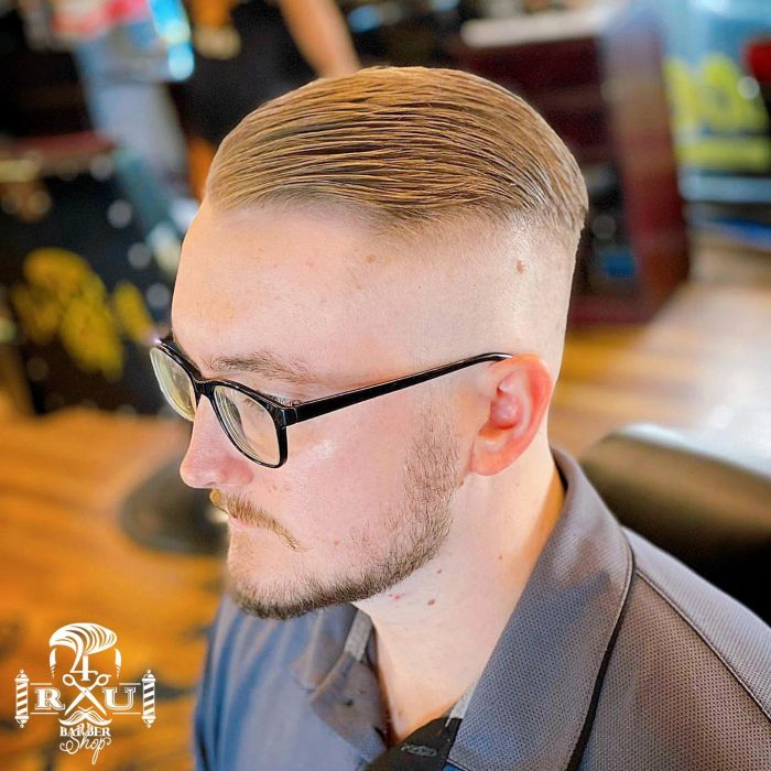 Hình ảnh không gian sang trọng tại 4RAU Barber SHOP