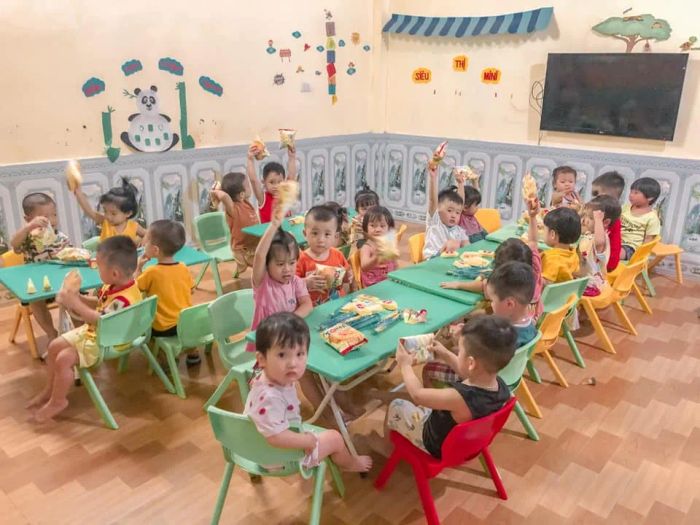 Hoạt động vui học tại Nhóm trẻ Sơn Ca - Ảnh 2