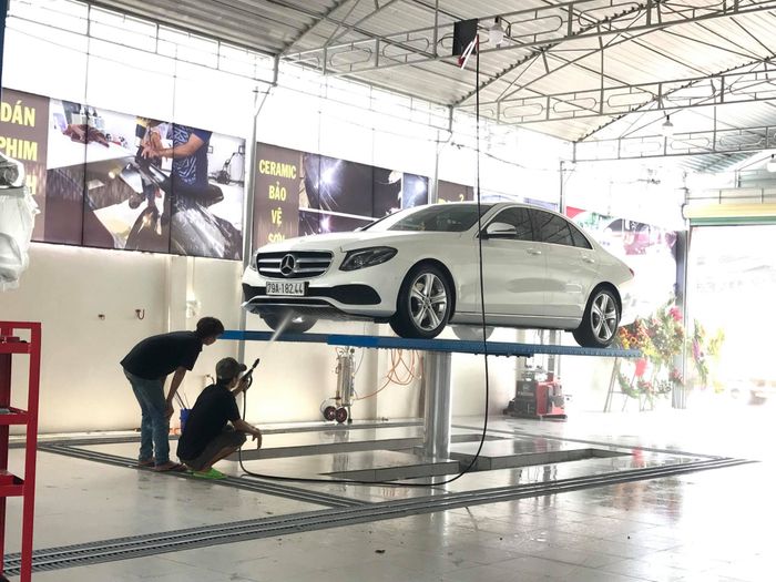 Hình ảnh không gian chuyên nghiệp tại Trung Tâm Chăm Sóc Ô Tô Kim Bình