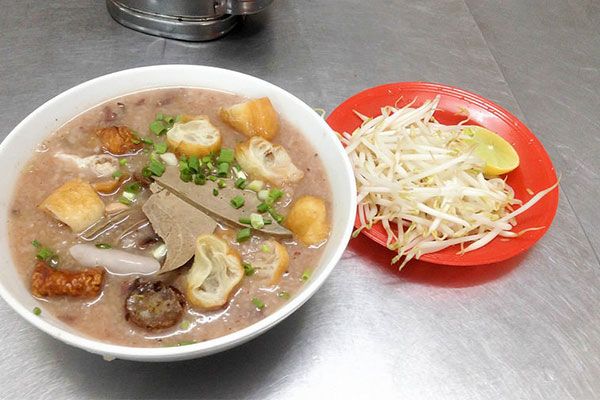 Hình ảnh những món ăn đặc trưng được bài trí tinh tế tại Quán Nữ