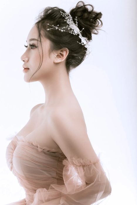 Hình ảnh 3: Phong cách trang điểm đa dạng từ Thương Lee