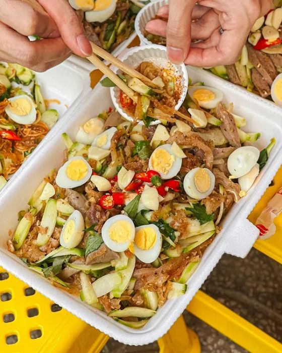 Hình ảnh hấp dẫn món Tré Trộn Cóc tại quán Cô Lan