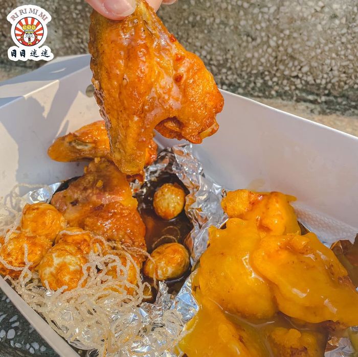 Hình ảnh buffet gà rán vàng ươm tại Ririmimi