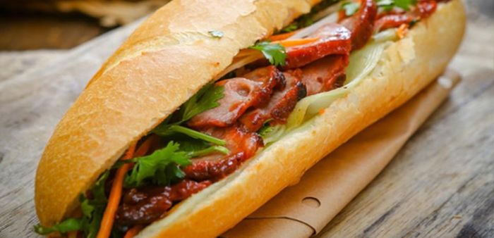 Bánh Mì Heo Quay Xá Xíu Hình Ảnh 1
