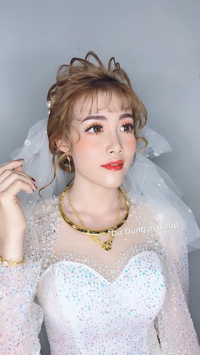 Khoảnh khắc tỏa sáng của cô dâu qua phong cách trang điểm tinh tế tại Áo Cưới Dư Dung