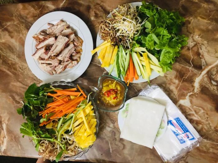 Hình ảnh bữa bún đậu mắm tôm đầy màu sắc tại Giang Béo