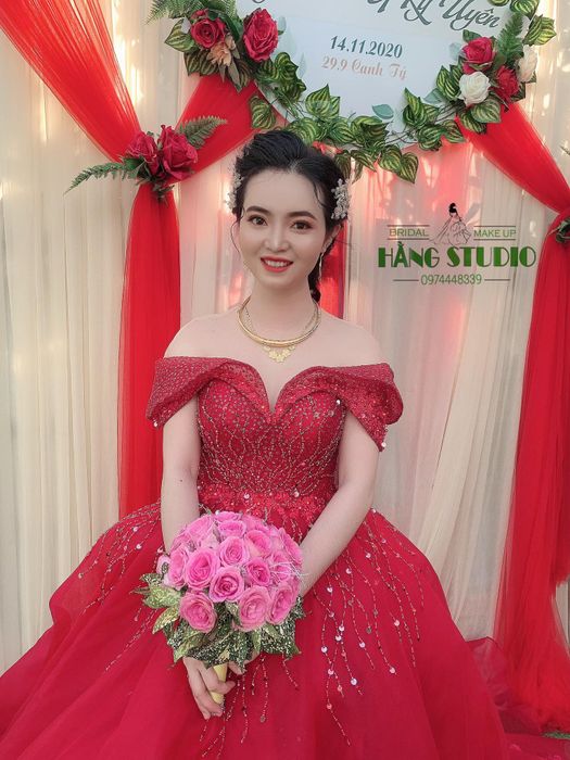 Hình ảnh studio trang điểm Hằng