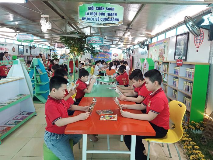 Hình ảnh Trường Tiểu Học Lý Tự Trọng - Sân trường rộng rãi