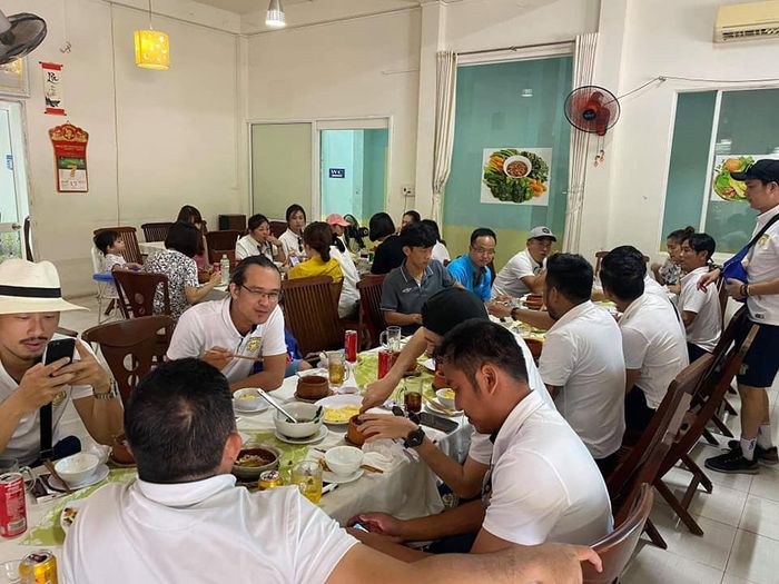 Góc ảnh ấn tượng: Không gian ẩm thực đậm chất Việt tại Cơm niêu Hoa Sữa