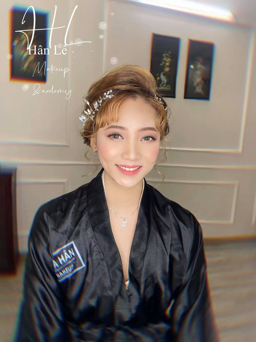 Khoảnh khắc lộng lẫy của cô dâu qua phong cách trang điểm tinh tế từ Hân Hân Makeup