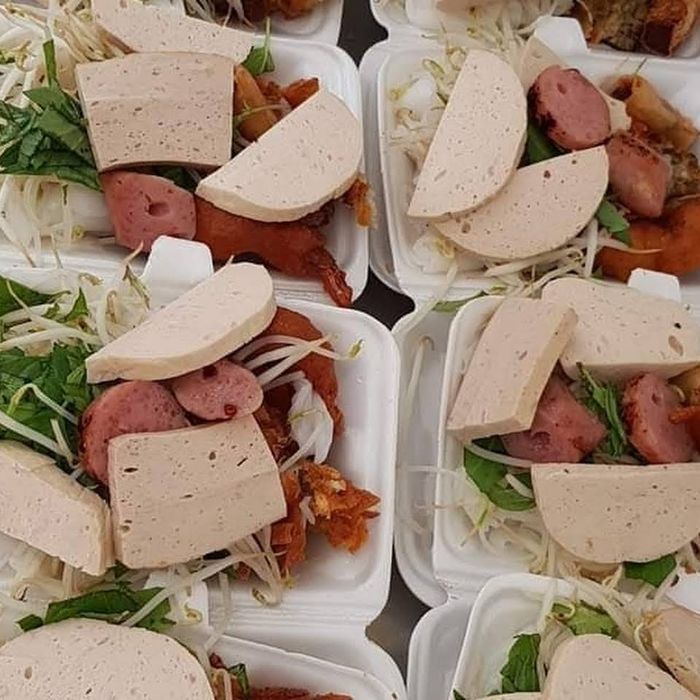 Bánh Ướt Cô Lan - Ảnh chân thực về quy trình chế biến thủ công tỉ mỉ