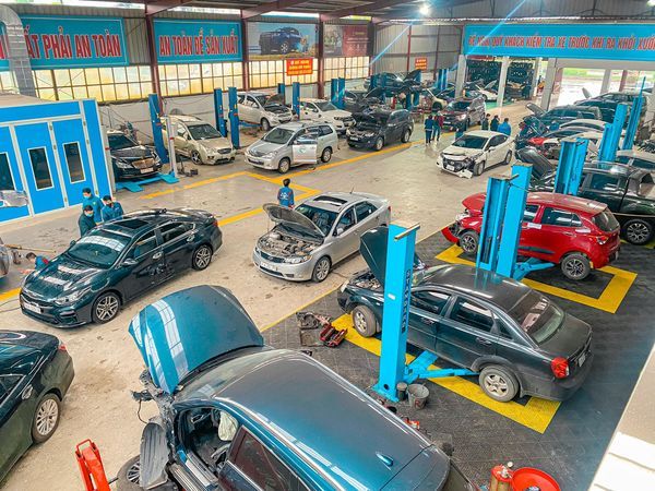 Hình ảnh không gian làm việc chuyên nghiệp tại Gara Ô Tô Hải Hà