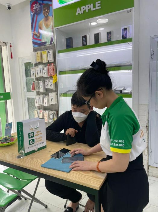 Không gian trưng bày hiện đại tại Min Mobile