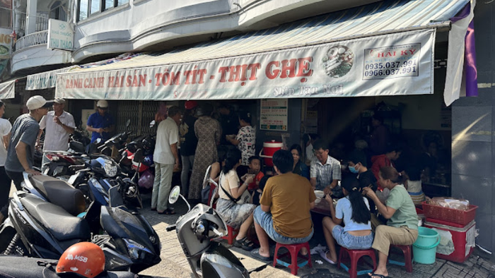 quan banh canh tom tit Nha Trang 4.png