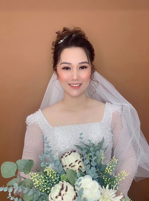 Hình ảnh cô dâu lộng lẫy được tạo nên bởi Ánh M'kup