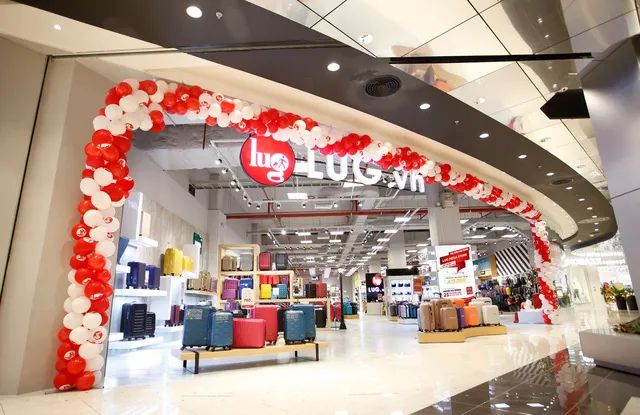Không gian trải nghiệm mua sắm sang trọng tại LUG.VN