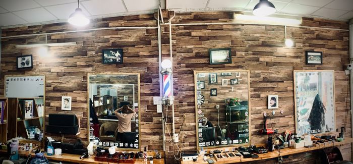 Không gian sang trọng và hiện đại tại Thanh Hậu BarberShop