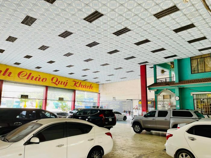 Không gian làm việc chuyên nghiệp tại Garage Ngọc Dũng Lâm