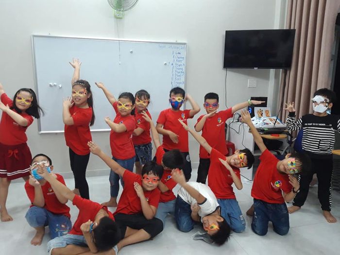Hình ảnh hoạt động giảng dạy tại Anh Ngữ Hoàng Thuyên