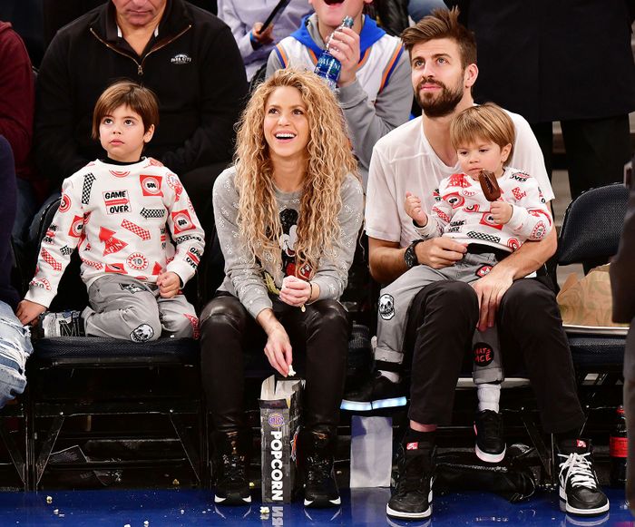Pique và Shakira hạnh phúc bên nhau ảnh 2