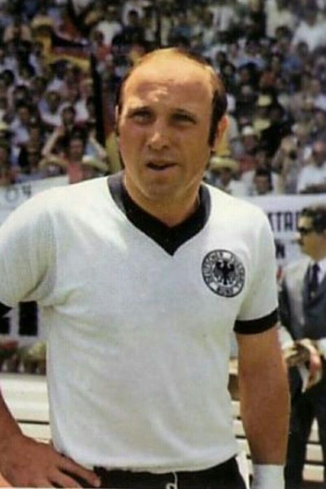 Uwe Seeler - Tượng đài bất tử trong lòng người hâm mộ bóng đá Đức