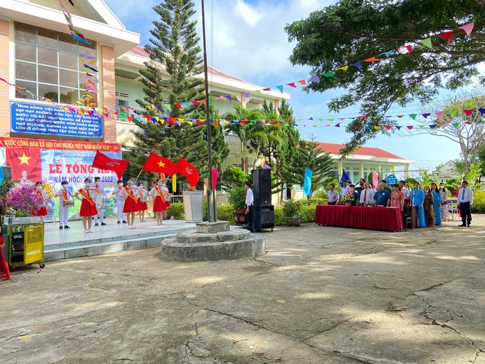 Hình ảnh Trường TH & THCS Võ Nguyên Giáp - cơ sở vật chất hiện đại với khuôn viên xanh mát, tạo môi trường học tập lý tưởng cho học sinh