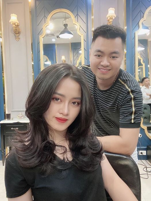 Không gian sang trọng tại Hair Salon Hùng Hennessy