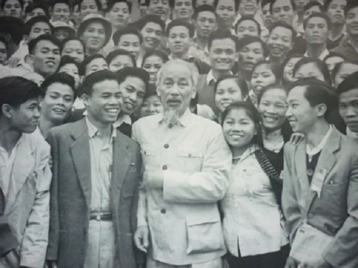 Hình ảnh minh họa Hồ Chí Minh - Tinh Hoa Dân Tộc
