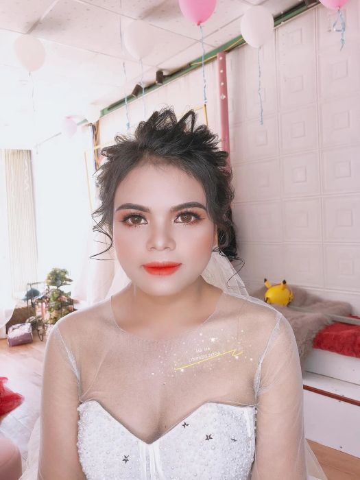 Hình ảnh trang điểm cô dâu tại Áo Cưới Hà Lee (Ken)