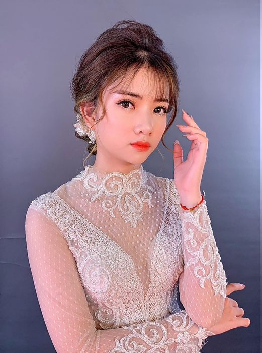 Make up Oanh Tran Ảnh 1 - Phong cách trang điểm cô dâu thanh lịch, hiện đại